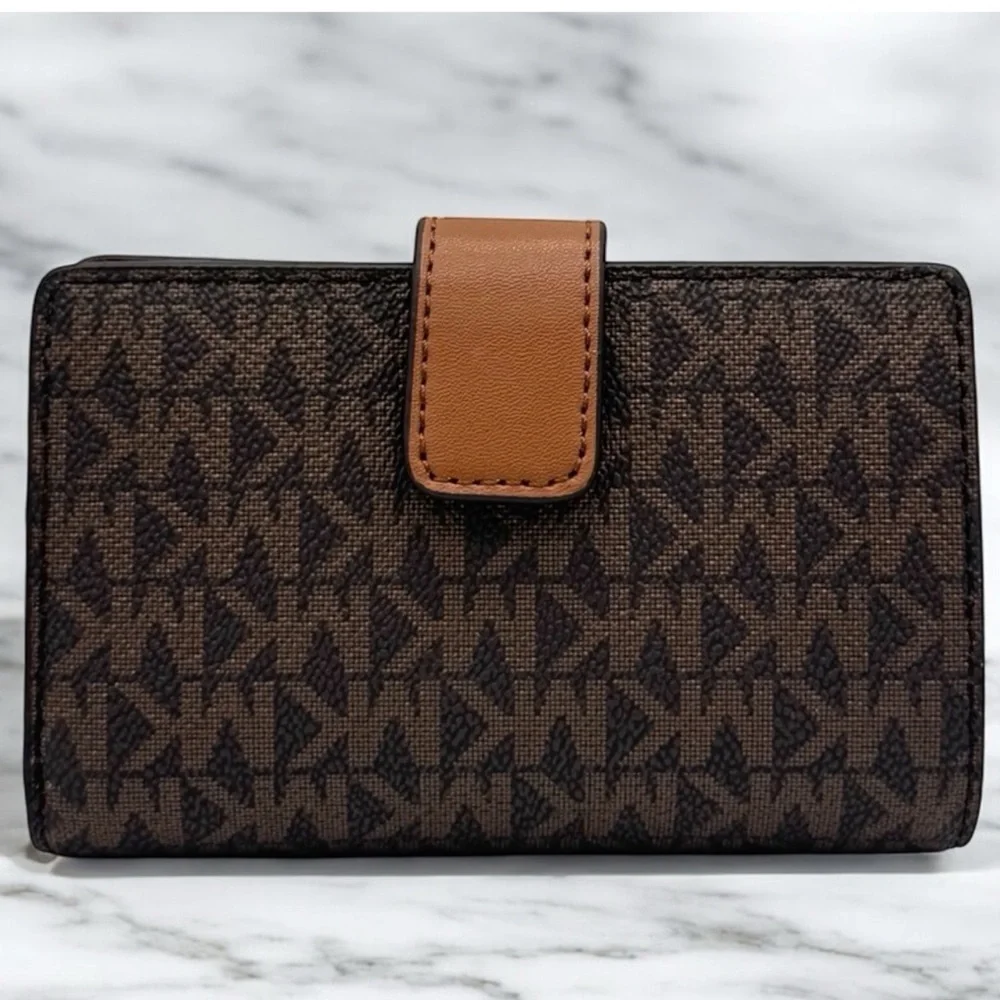 Michael Kors Medium Jet Set Travel Zip Chain Bifold Wallet Leather Brown
